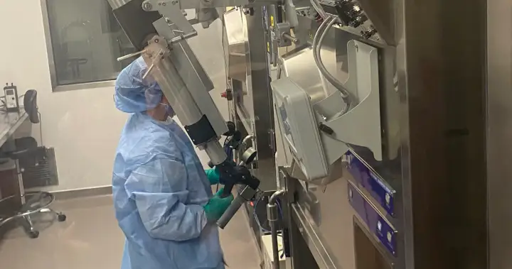 Alberta expands access to cancer treatment with Calgary radiopharmaceutical facility | Globalnews.ca