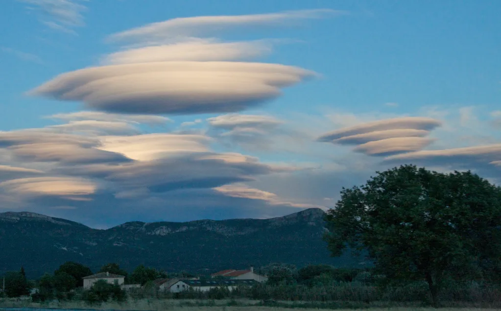 A new kind of shamanism: Calgary professor studies groups trying to contact UFOs
